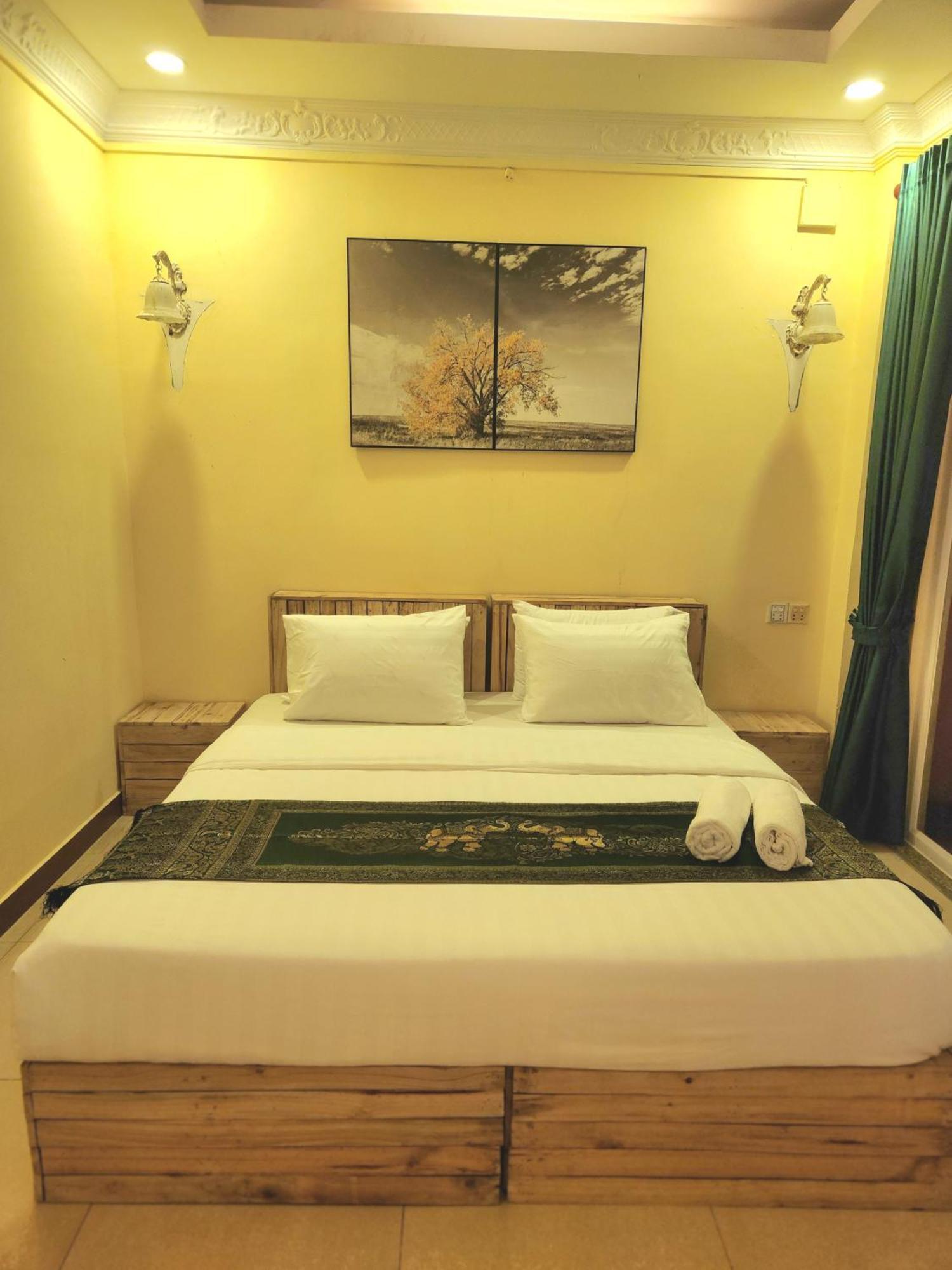 Soma Hotel Phnom Penh Exterior foto