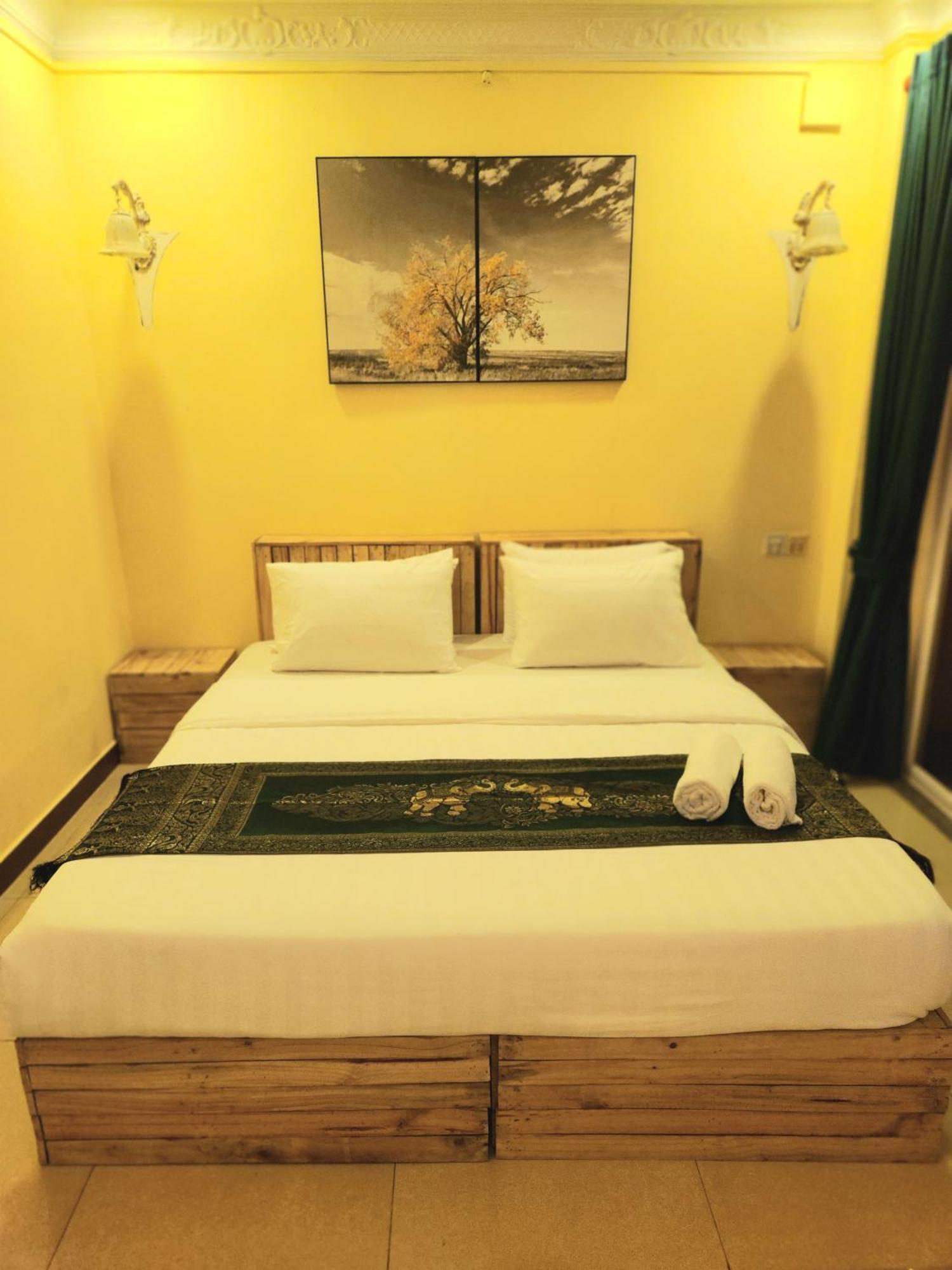 Soma Hotel Phnom Penh Exterior foto