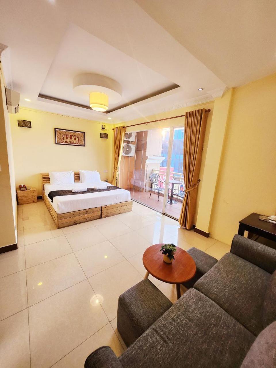 Soma Hotel Phnom Penh Exterior foto